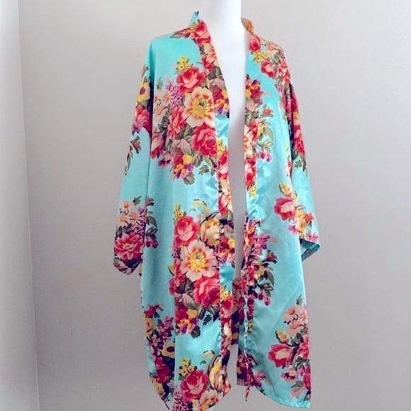 American cuteness Other - American cuteness satin floral mini robe